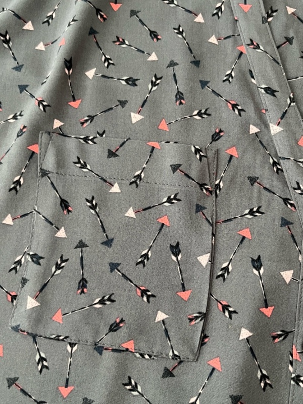 Torrid Gray Arrow Print Blouse - Picture 3 of 4